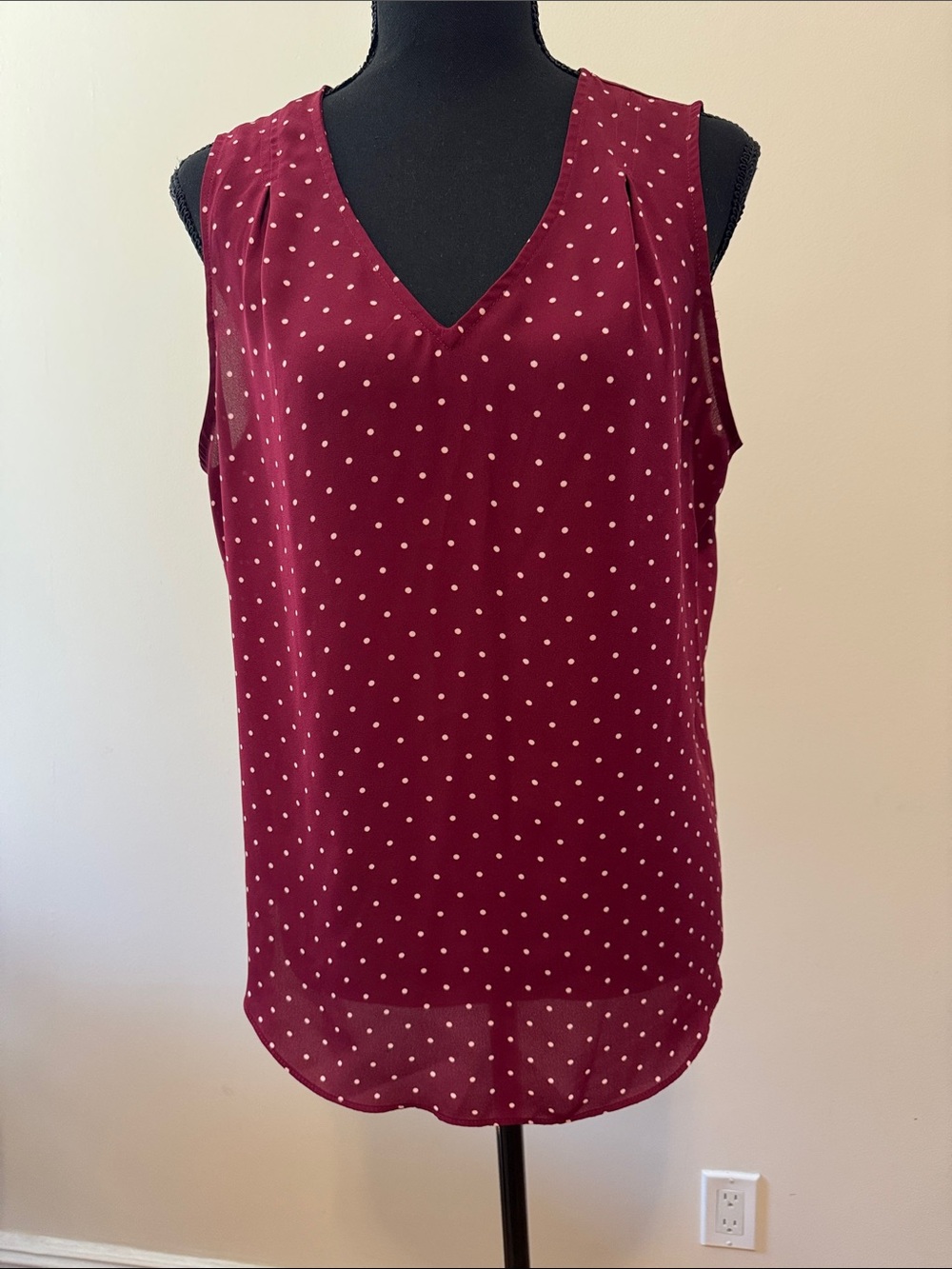 Banana Republic Burgundy Polka Dot V-Neck Sleeveless Blouse